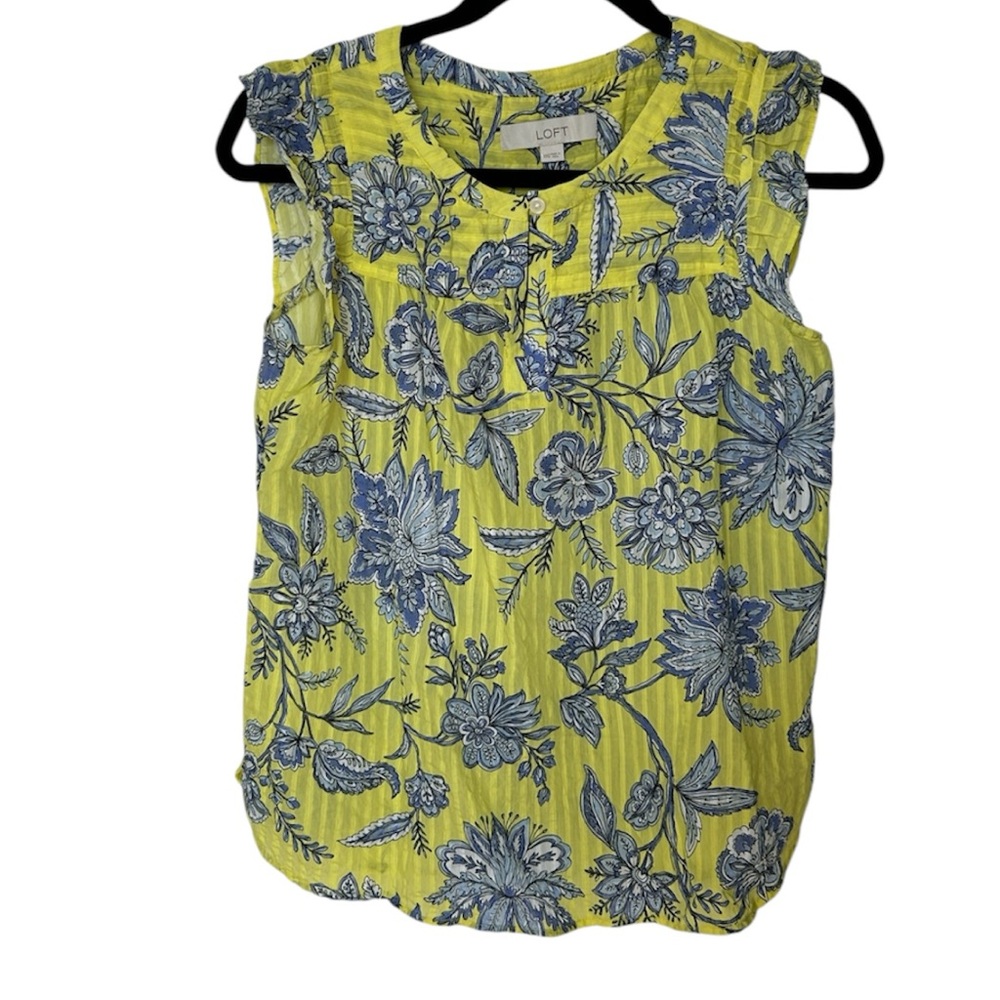 🟣 4/$15 LOFT Floral top ruffle sleeveless yellow, blue, white design